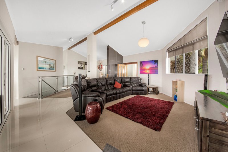 Photo - 11 Piper Street, West Gladstone QLD 4680 - Image 3