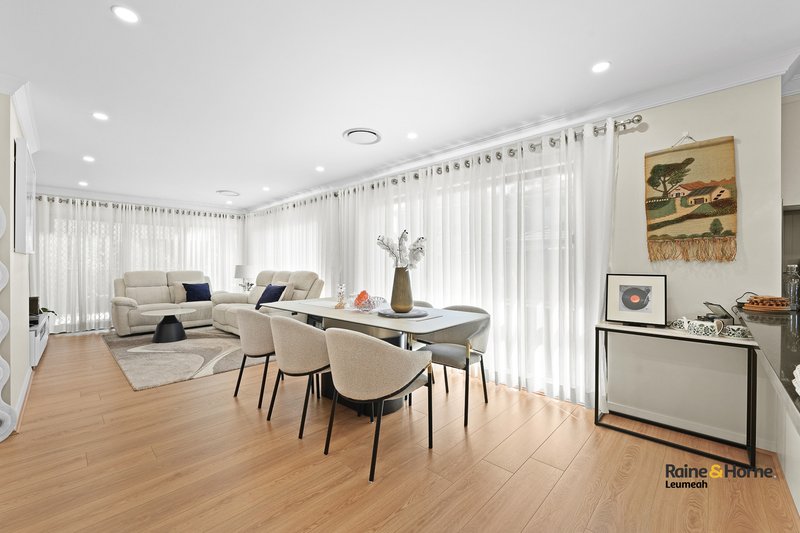 Photo - 11 Piper Way, Minto NSW 2566 - Image 4