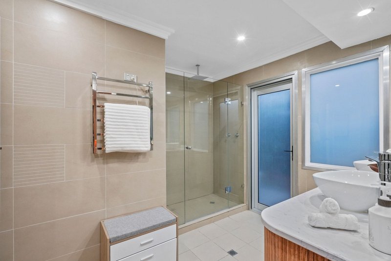 Photo - 11 Plateau Drive, Springwood QLD 4127 - Image 11