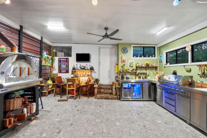 Photo - 11 Plateau Drive, Springwood QLD 4127 - Image 16