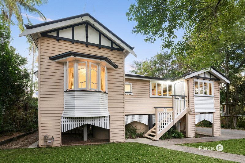 Photo - 11 Poet Street, Holland Park West QLD 4121 - Image 1