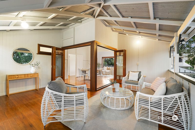 Photo - 11 Poet Street, Holland Park West QLD 4121 - Image 5