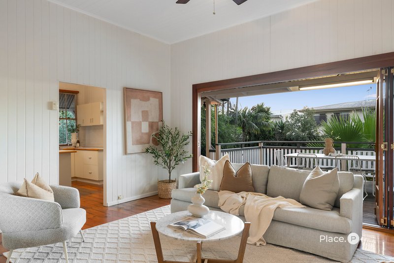 Photo - 11 Poet Street, Holland Park West QLD 4121 - Image 14