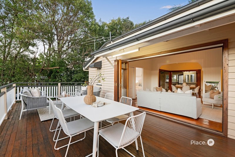 Photo - 11 Poet Street, Holland Park West QLD 4121 - Image 17
