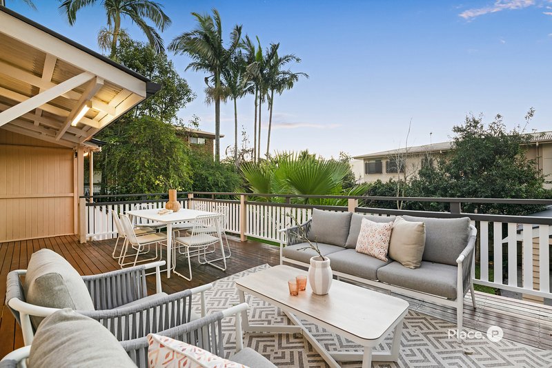 Photo - 11 Poet Street, Holland Park West QLD 4121 - Image 19