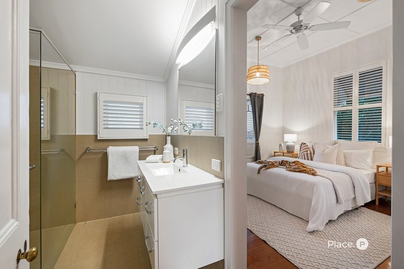Photo - 11 Poet Street, Holland Park West QLD 4121 - Image 21