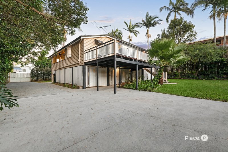 Photo - 11 Poet Street, Holland Park West QLD 4121 - Image 26