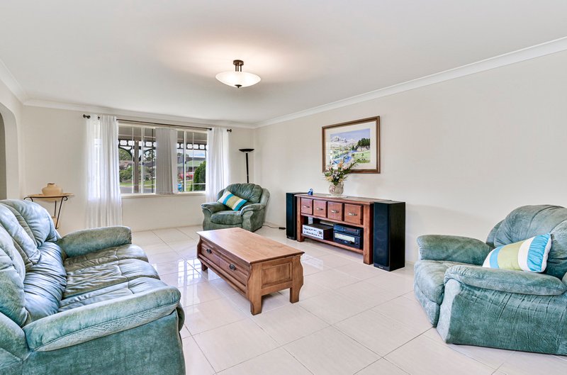 Photo - 11 Poplar Place, Picton NSW 2571 - Image 3