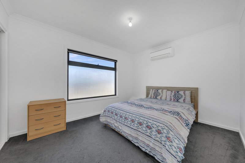 Photo - 11 Popran Walk, Wollert VIC 3750 - Image 13