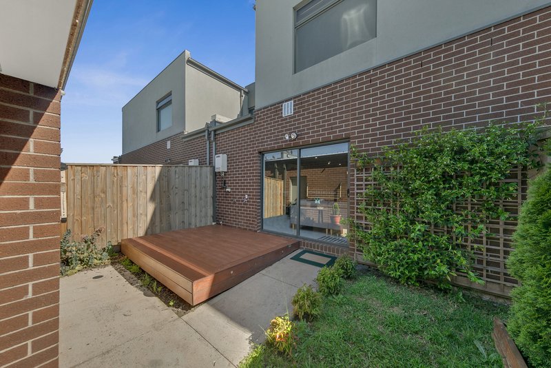 Photo - 11 Popran Walk, Wollert VIC 3750 - Image 15