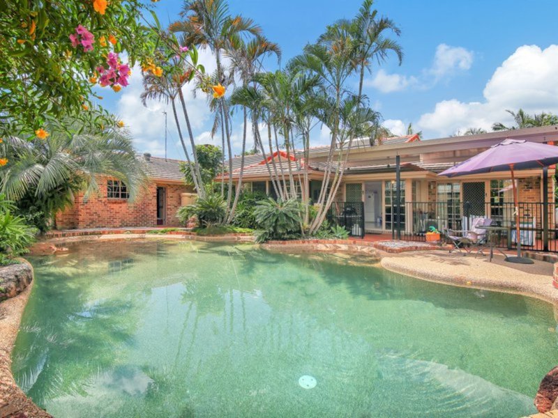 Photo - 11 Portobello Drive, Mermaid Waters QLD 4218 - Image 2