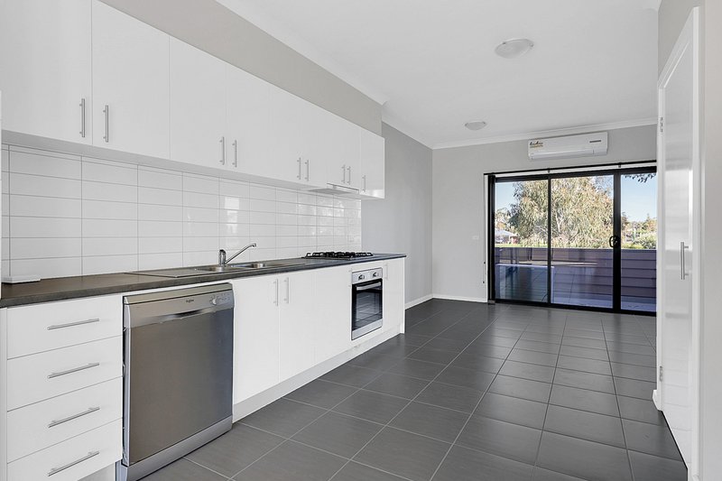 Photo - 11 Posy Lane, Mernda VIC 3754 - Image 3