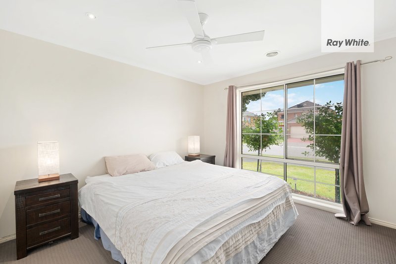 Photo - 11 Premier Avenue, South Morang VIC 3752 - Image 6