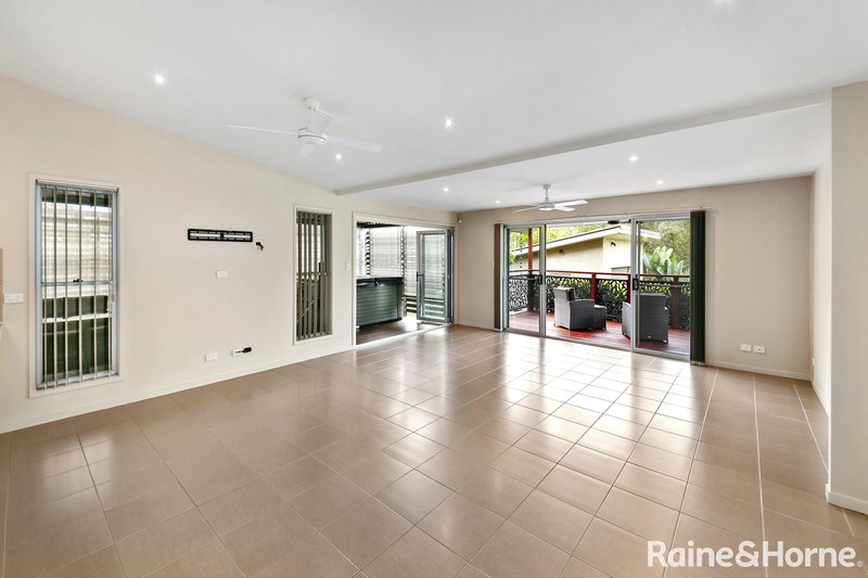Photo - 11 Prospect Place, Cooroy QLD 4563 - Image 4