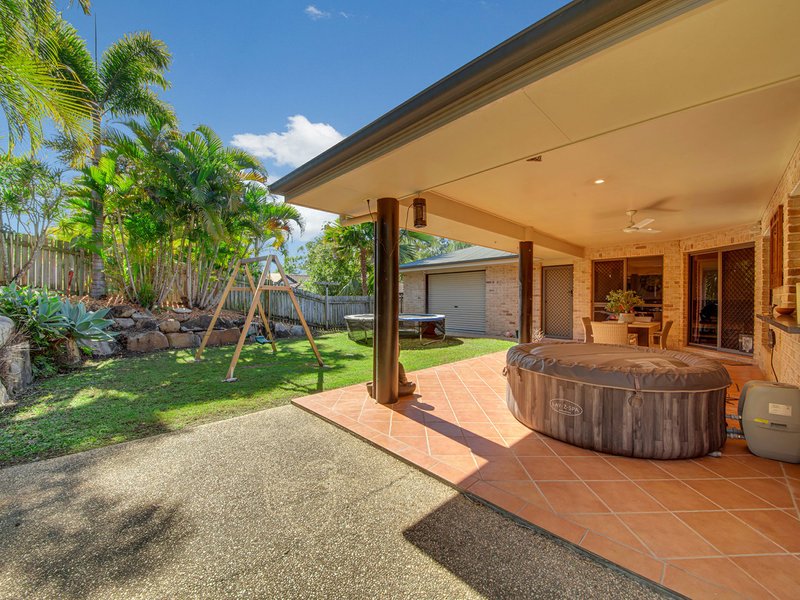 Photo - 11 Pryde Street, Tannum Sands QLD 4680 - Image 14