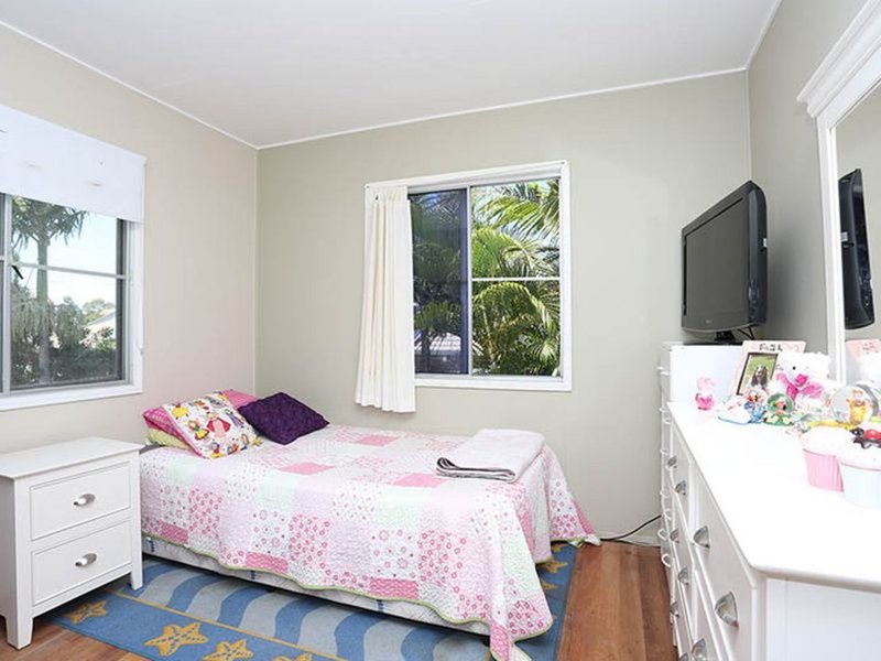 Photo - 11 Pumicestone Street, Bellara QLD 4507 - Image 9