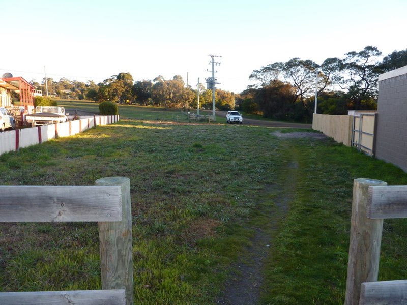 Photo - 11 Punna Street, Dodges Ferry TAS 7173 - Image 4