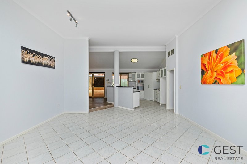 Photo - 11 Quail Grove, Ballajura WA 6066 - Image 9