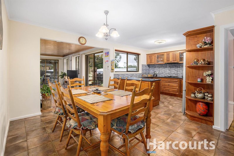 Photo - 11 Queenstown Road, Boronia VIC 3155 - Image 4