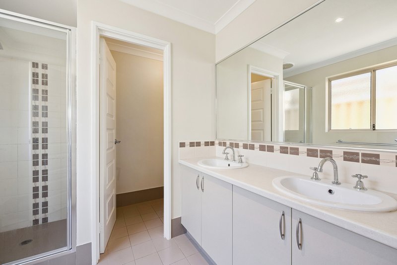 Photo - 11 Raven Way, Harrisdale WA 6112 - Image 4