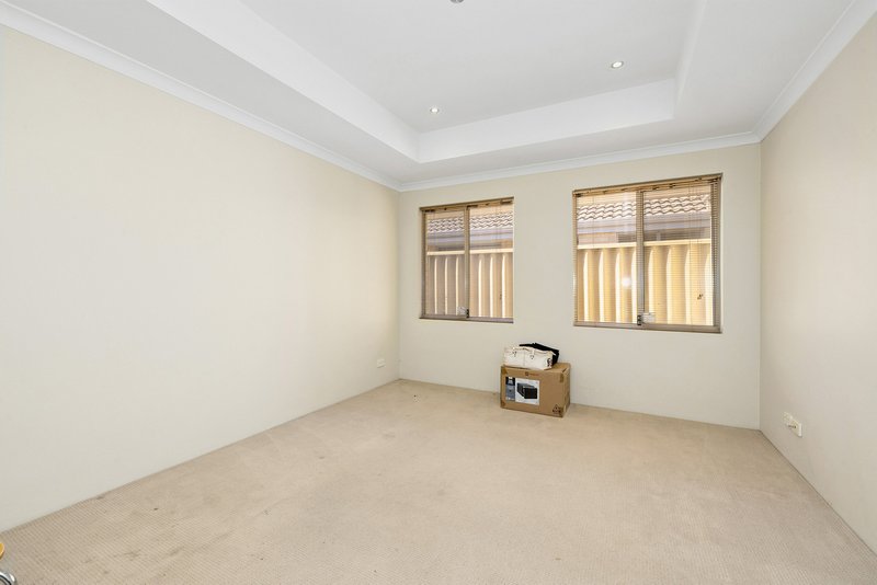 Photo - 11 Raven Way, Harrisdale WA 6112 - Image 6