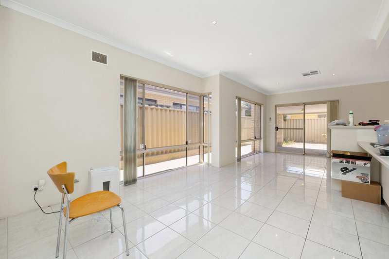 Photo - 11 Raven Way, Harrisdale WA 6112 - Image 7