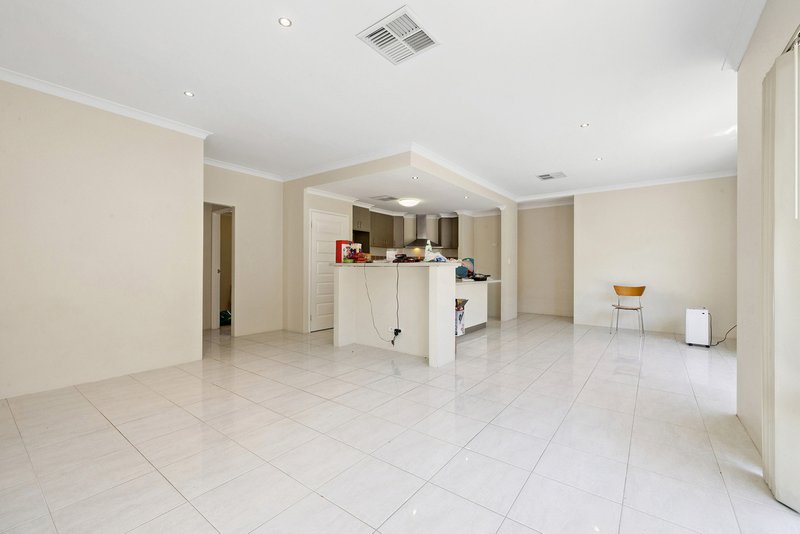 Photo - 11 Raven Way, Harrisdale WA 6112 - Image 11