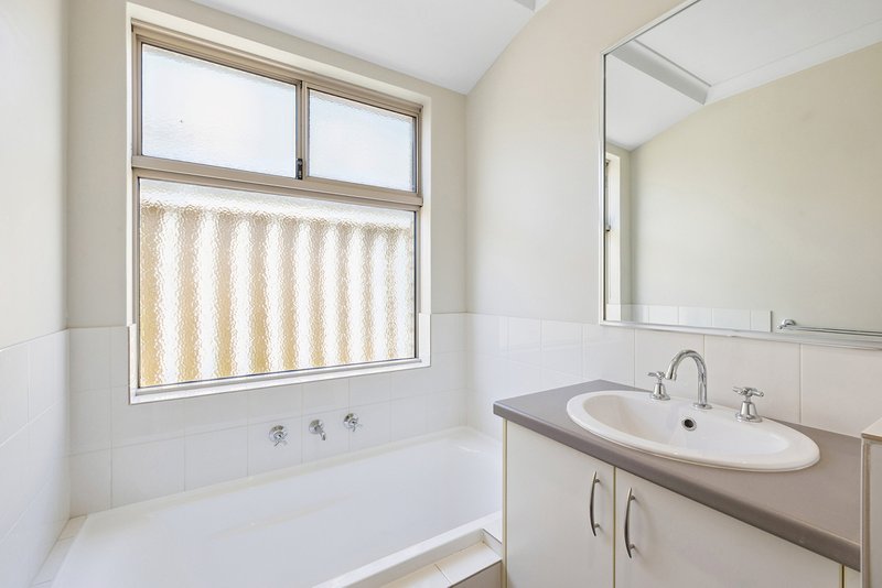 Photo - 11 Raven Way, Harrisdale WA 6112 - Image 16