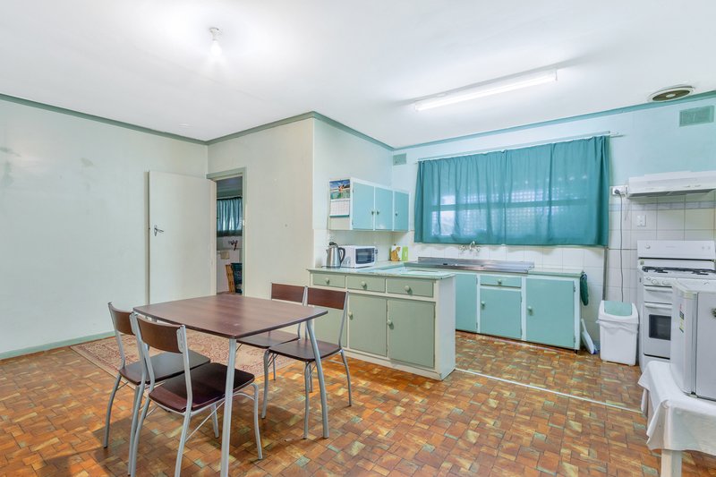 Photo - 11 Redcliff Street, Davoren Park SA 5113 - Image 3