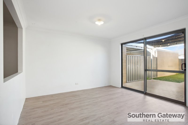 Photo - 11 Redgum Way, Kwinana Town Centre WA 6167 - Image 7