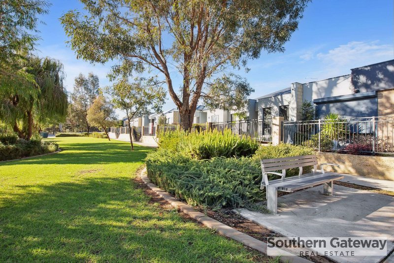 Photo - 11 Redgum Way, Kwinana Town Centre WA 6167 - Image 24