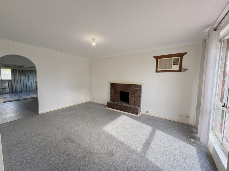 Photo - 11 Redtingle Road, Camillo WA 6111 - Image 3