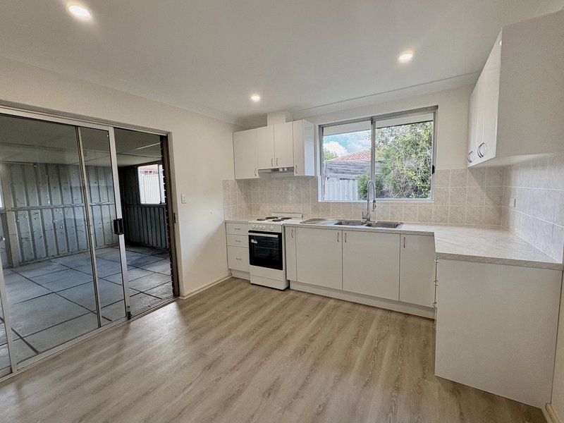 Photo - 11 Redtingle Road, Camillo WA 6111 - Image 4