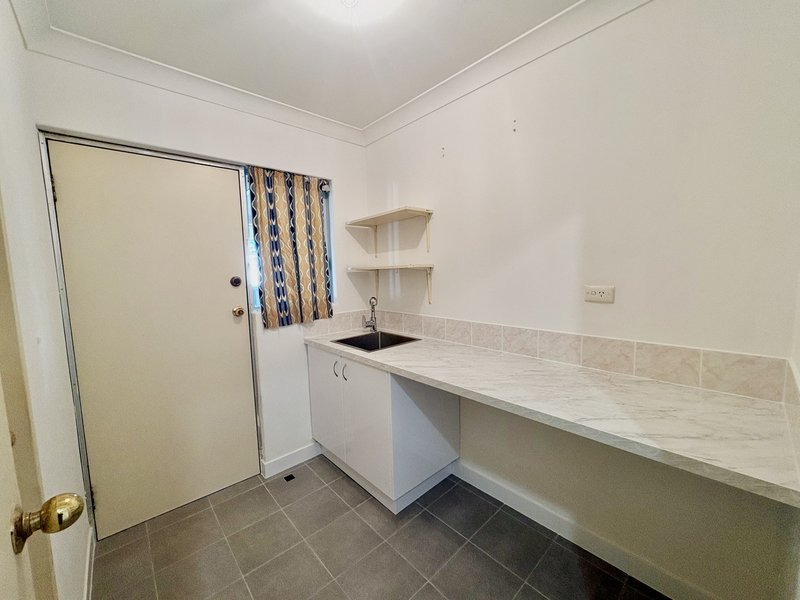 Photo - 11 Redtingle Road, Camillo WA 6111 - Image 5