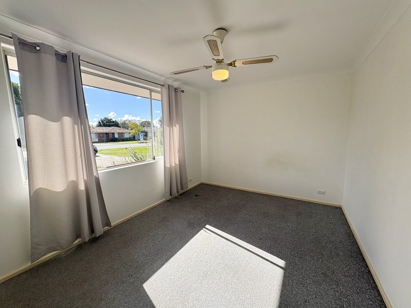 Photo - 11 Redtingle Road, Camillo WA 6111 - Image 7