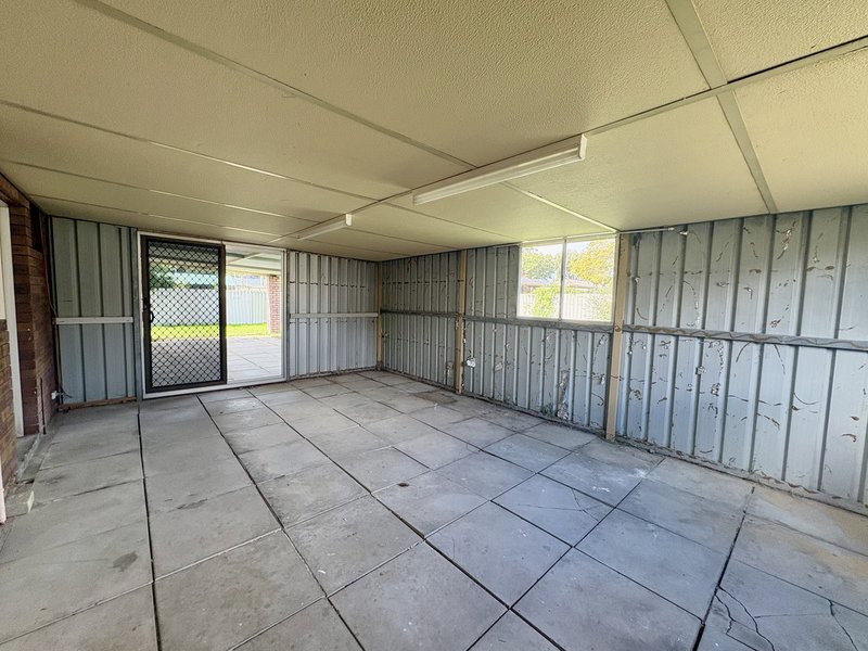 Photo - 11 Redtingle Road, Camillo WA 6111 - Image 10