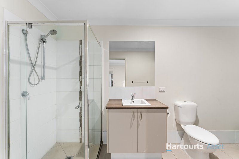 Photo - 11 Regents Drive, Redbank Plains QLD 4301 - Image 5