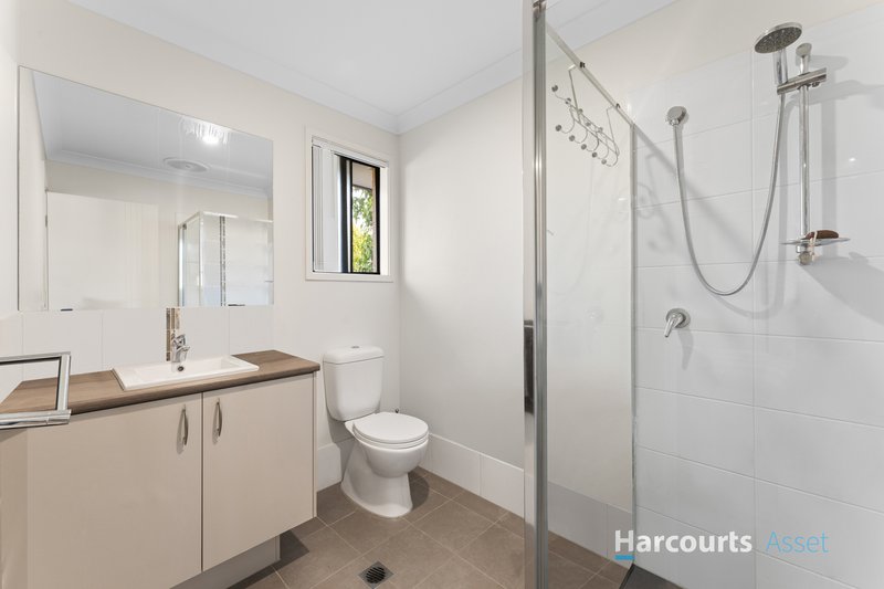 Photo - 11 Regents Drive, Redbank Plains QLD 4301 - Image 10