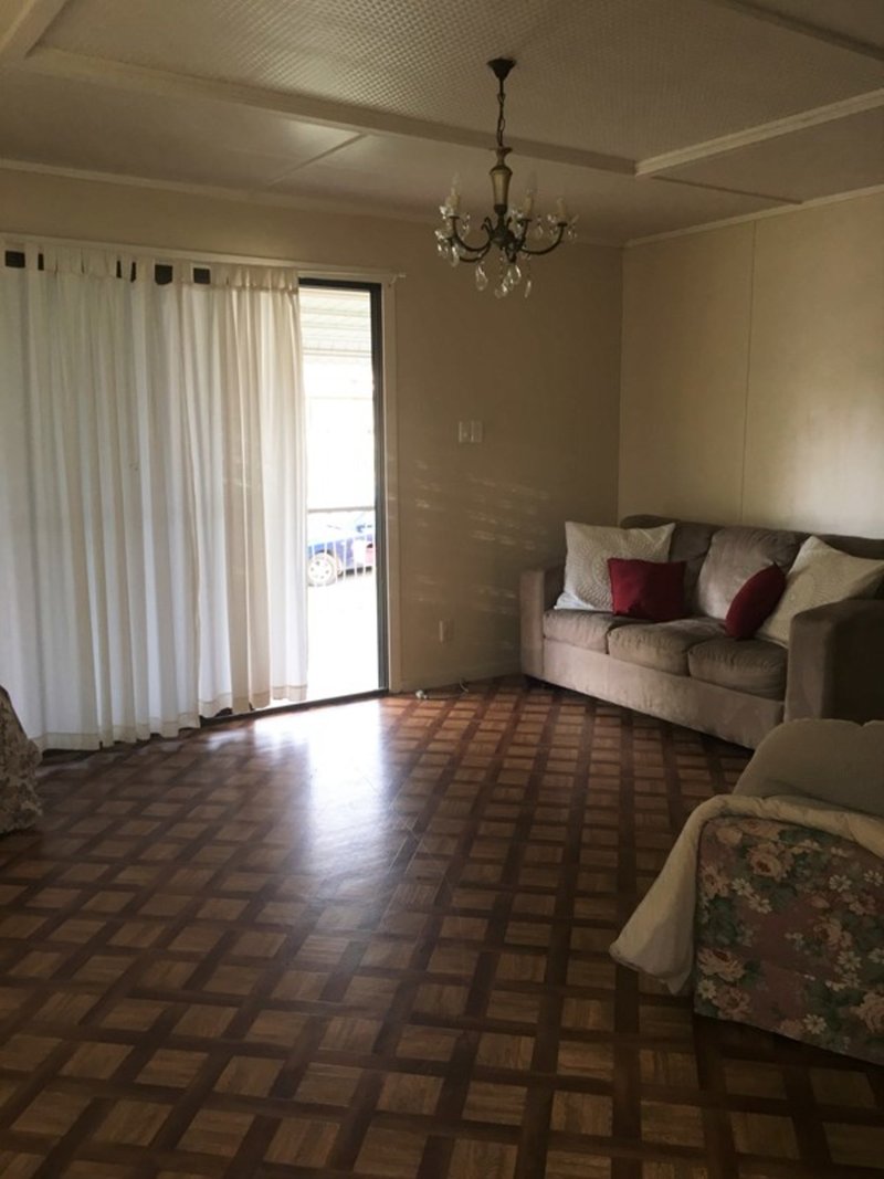 Photo - 11 Renshaw Street, Park Avenue QLD 4701 - Image 4