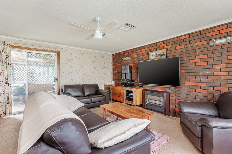 Photo - 11 Resthaven Road, Parafield Gardens SA 5107 - Image 6