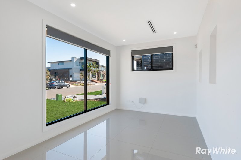 Photo - 11 Rhinelander Road, Box Hill NSW 2765 - Image 4