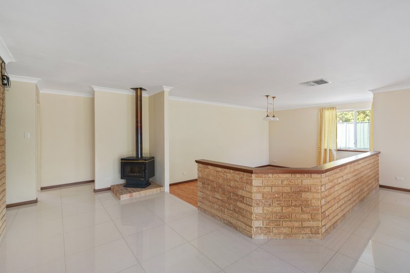 Photo - 11 Rhyder Court, Murdoch WA 6150 - Image 3