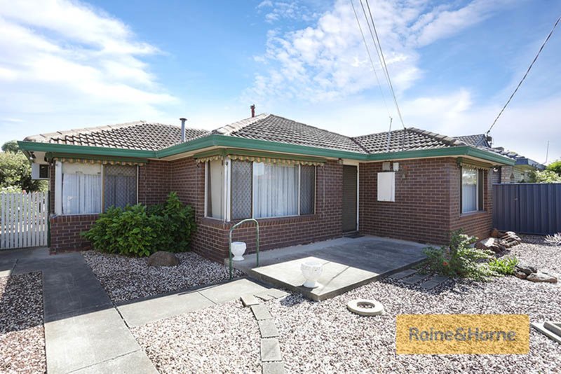 11 Richard Road, Melton South VIC 3338