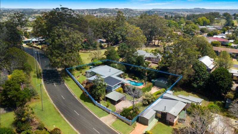 Photo - 11 Rifle Range Road, Mount Lofty QLD 4350 - Image 10