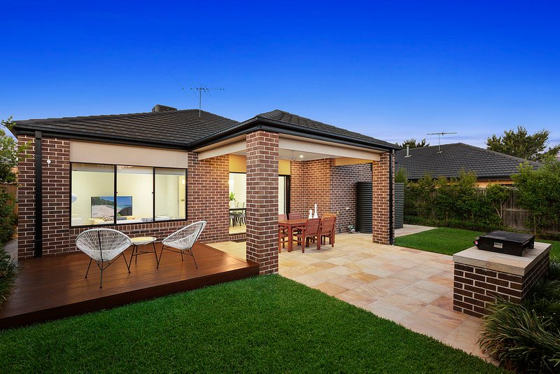 Photo - 11 River Brook Avenue, South Morang VIC 3752 - Image 5