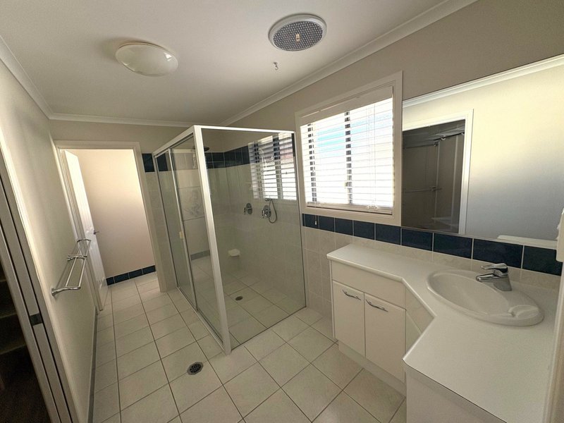 Photo - 11 Riverside Drive, Tannum Sands QLD 4680 - Image 8