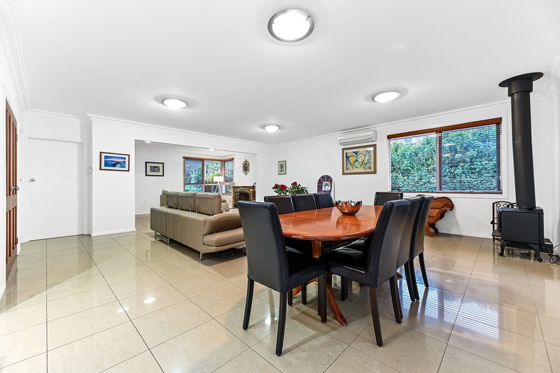 Photo - 11 Rob Roy Street, Glen Waverley VIC 3150 - Image 4