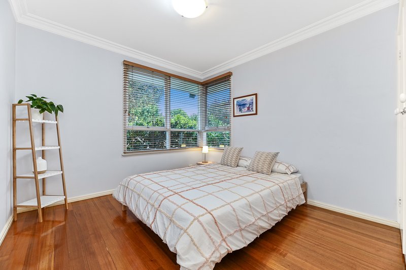 Photo - 11 Rob Roy Street, Glen Waverley VIC 3150 - Image 8