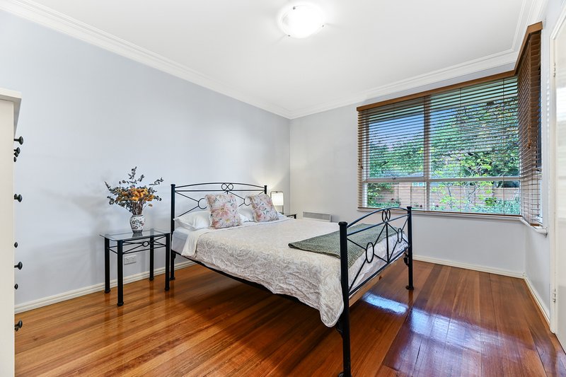 Photo - 11 Rob Roy Street, Glen Waverley VIC 3150 - Image 9