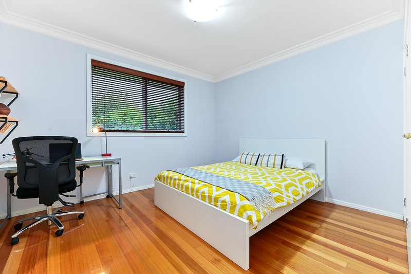 Photo - 11 Rob Roy Street, Glen Waverley VIC 3150 - Image 10